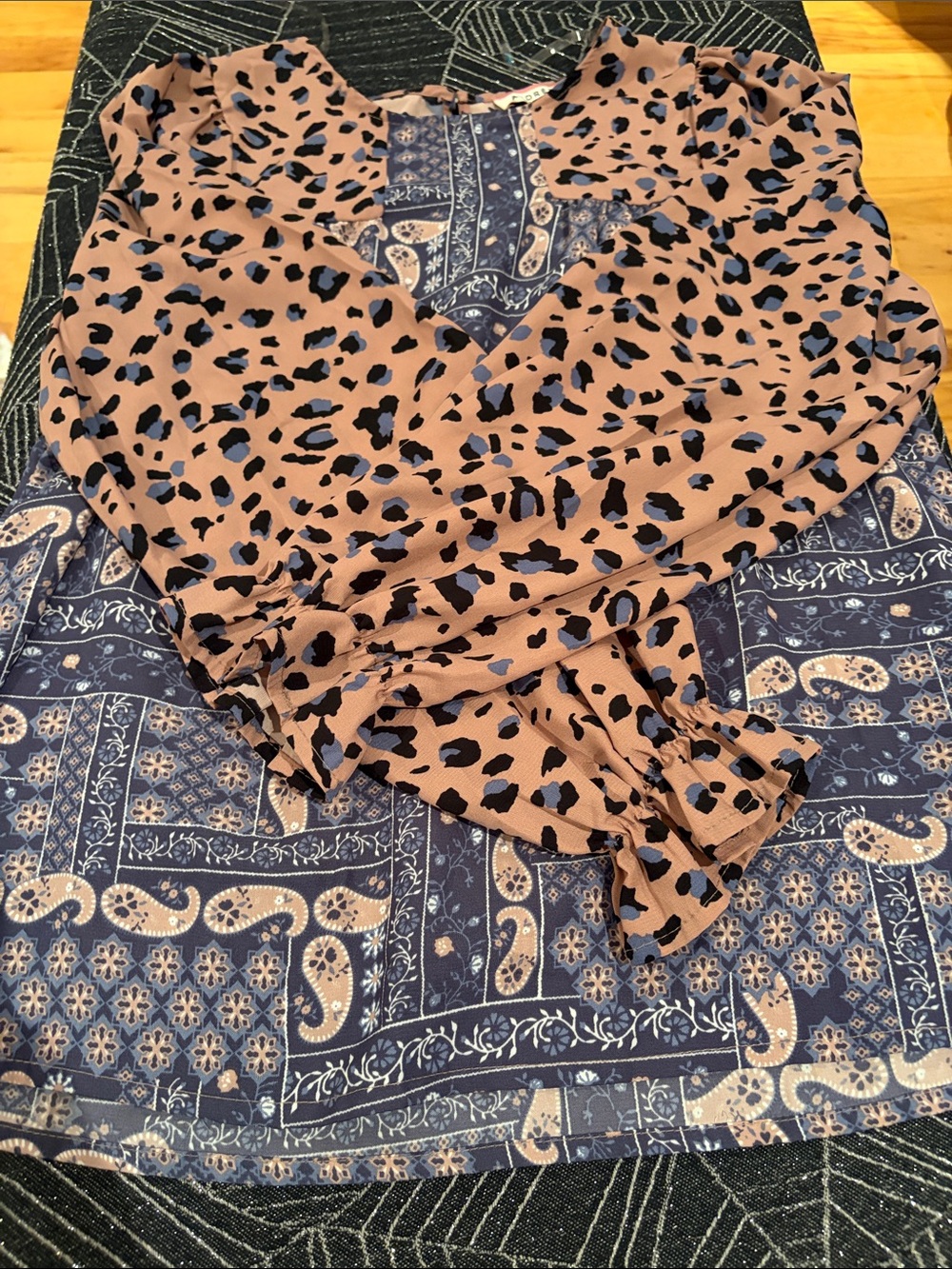 ANDREE BY UNIT Taupe Pink Leopard Print Blouse